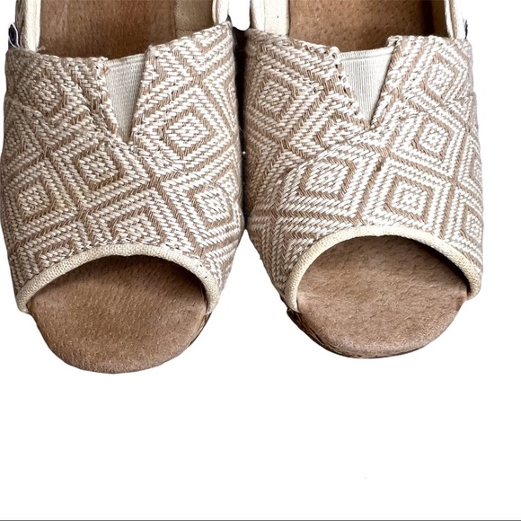 Toms Stella Beige Diamond Print Peep Toe Wedge Cork Heels - Picture 10 of 16